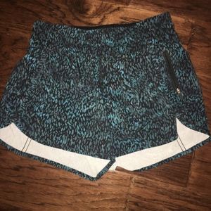 Lululemon Tracker Short V Blue Pattern 8 NEW